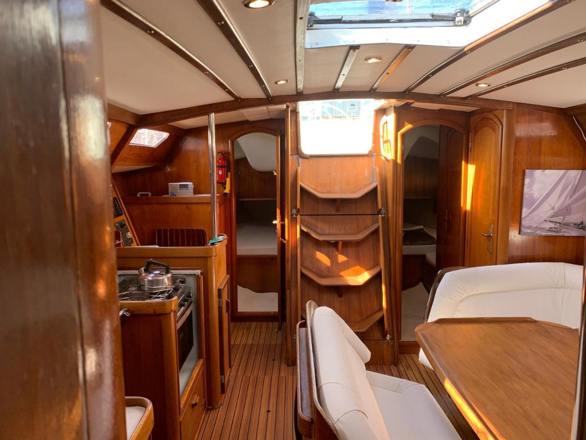 Nuit Sur Un Bateau Hotel La Rochelle  Bagian luar foto