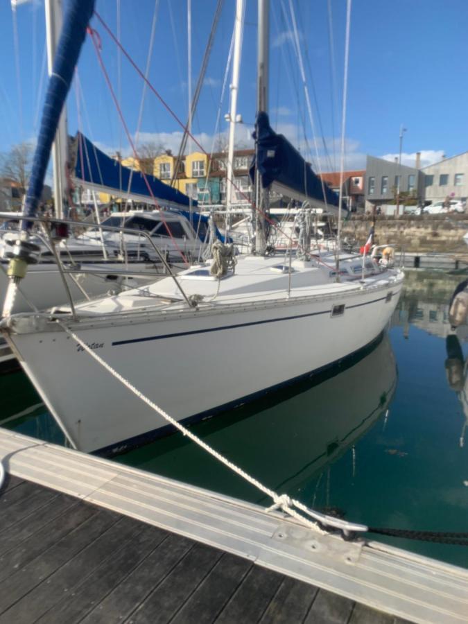 Nuit Sur Un Bateau Hotel La Rochelle  Bagian luar foto