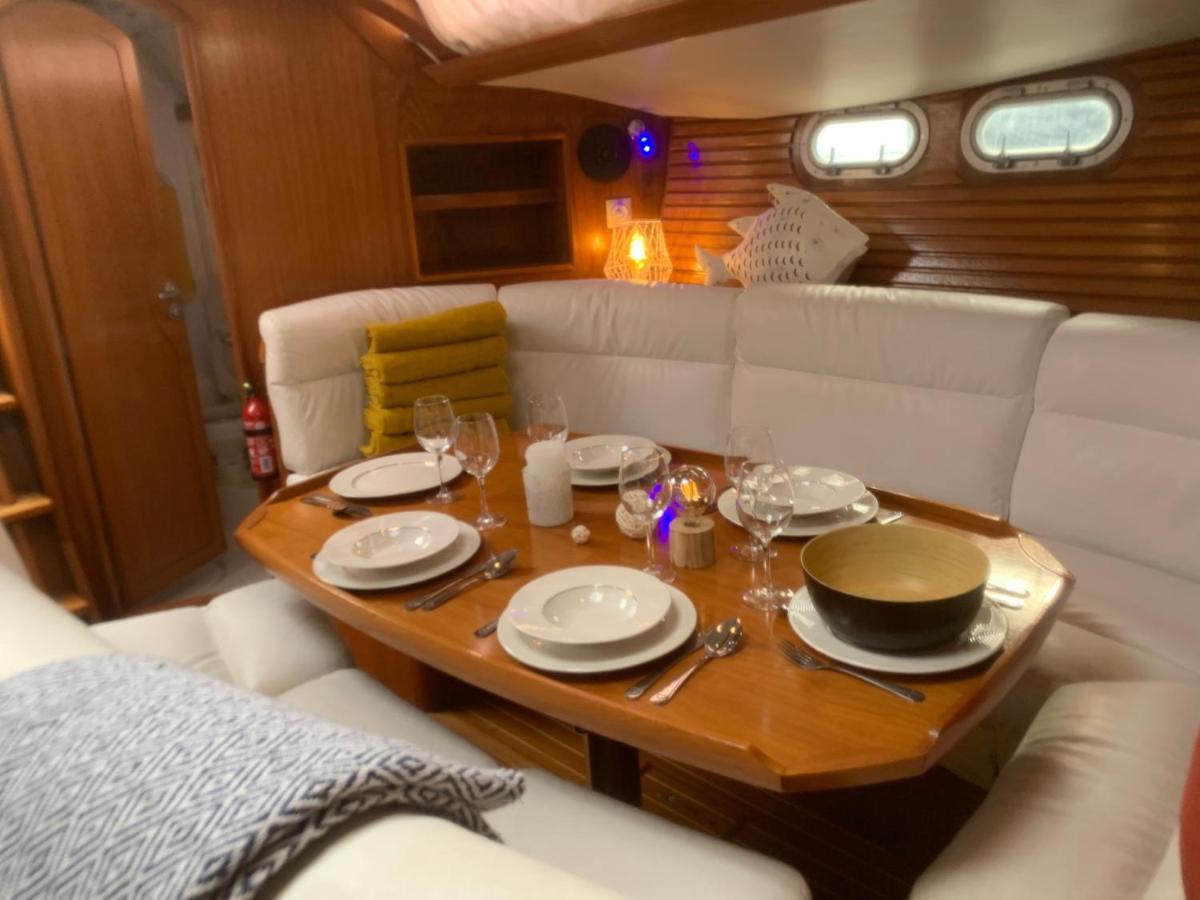 Nuit Sur Un Bateau Hotel La Rochelle  Bagian luar foto