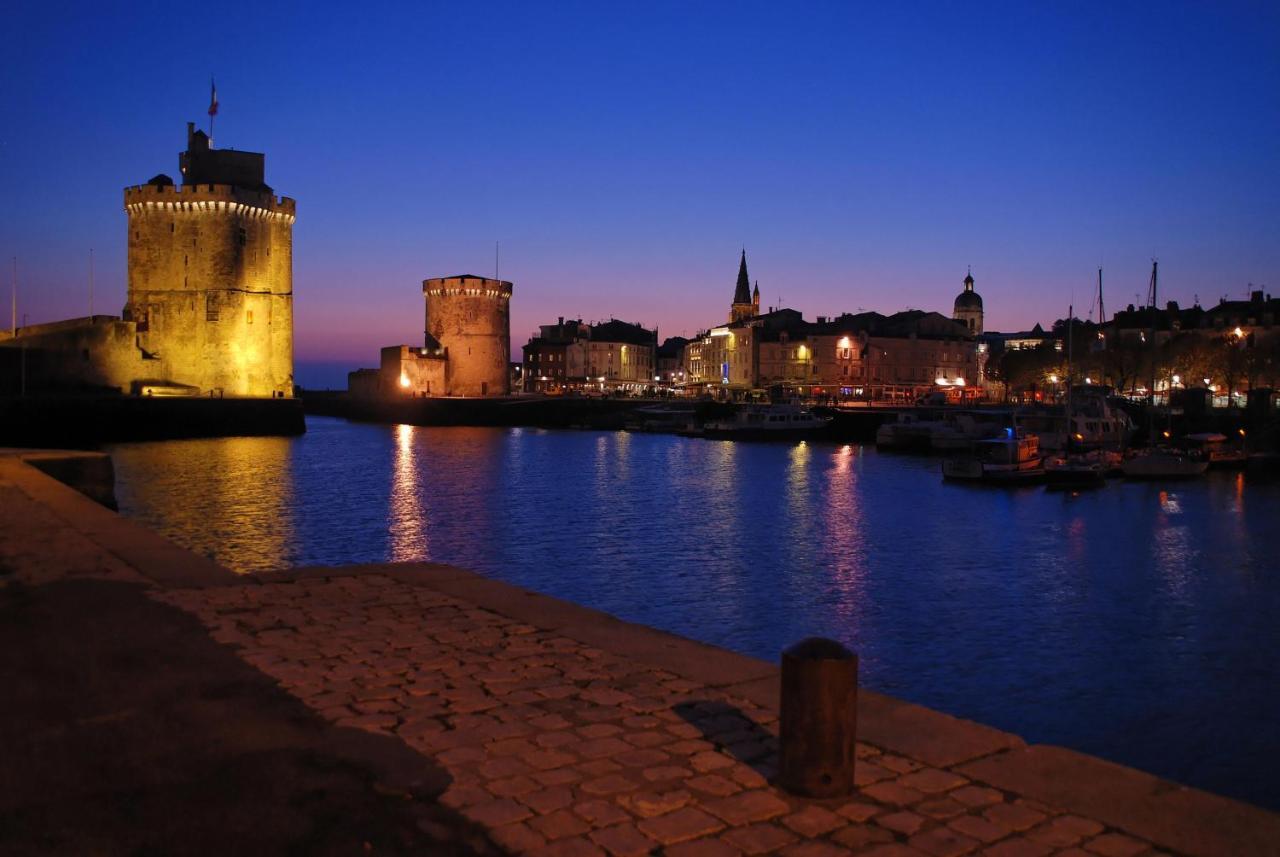 Nuit Sur Un Bateau Hotel La Rochelle  Bagian luar foto