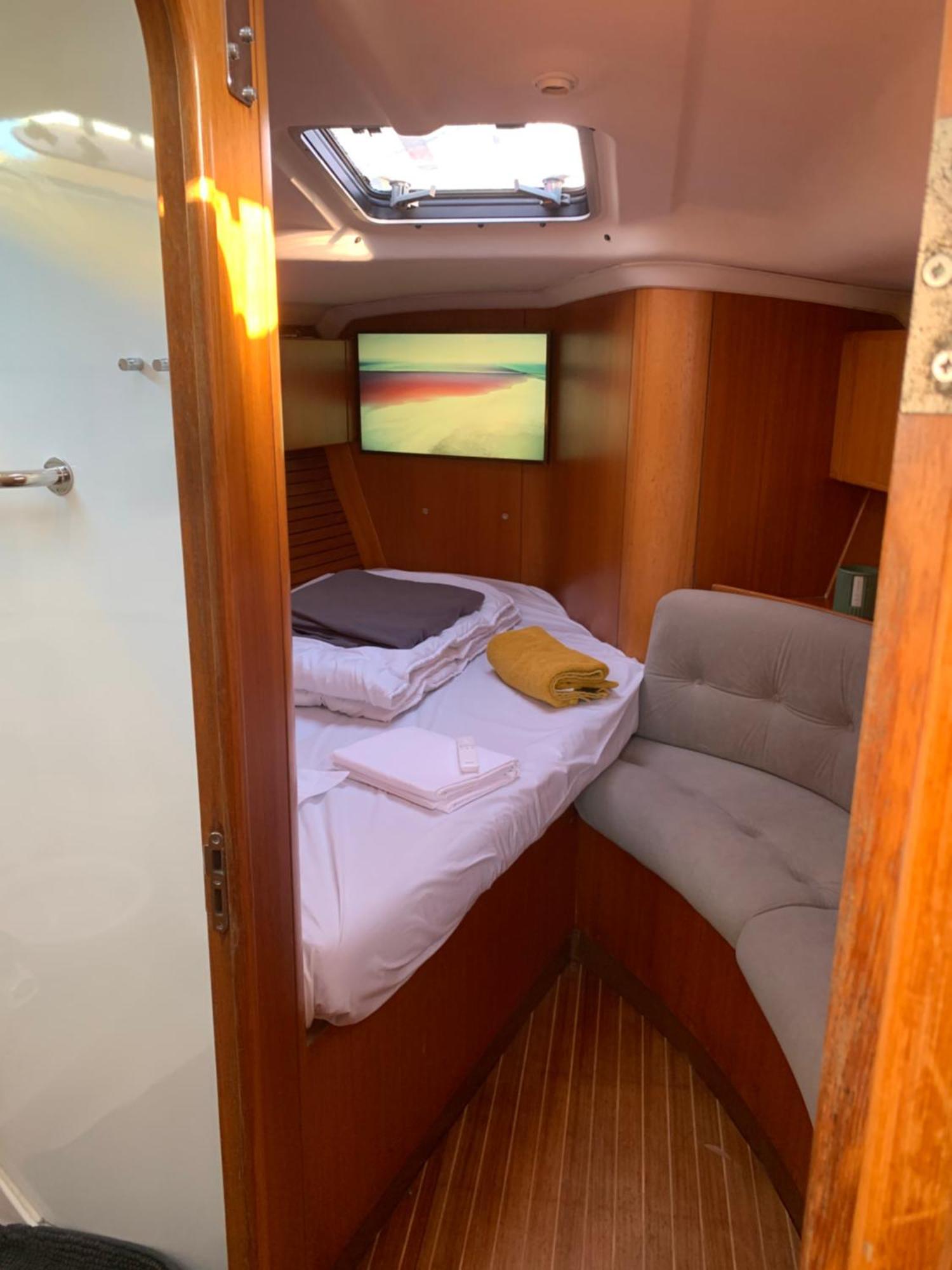 Nuit Sur Un Bateau Hotel La Rochelle  Bagian luar foto